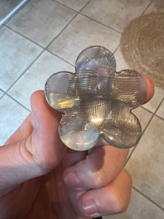 Mini pince à cheveux fleur nacrée