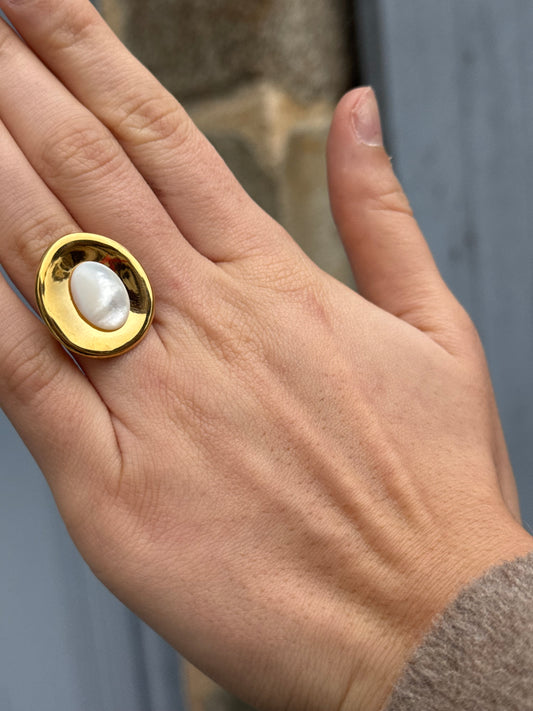 Bague dorée perle nacrée